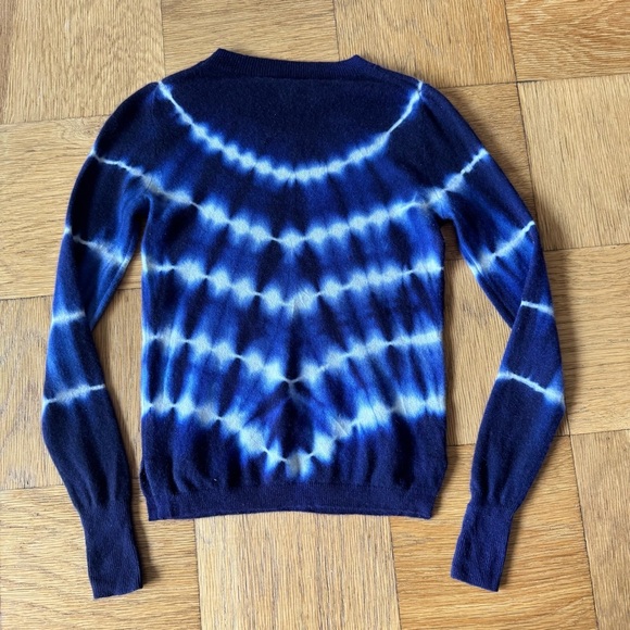 J Crew XS Cashmere Tie Dye Crewneck Sweater Pullover Blue White - Picture 2 of 5